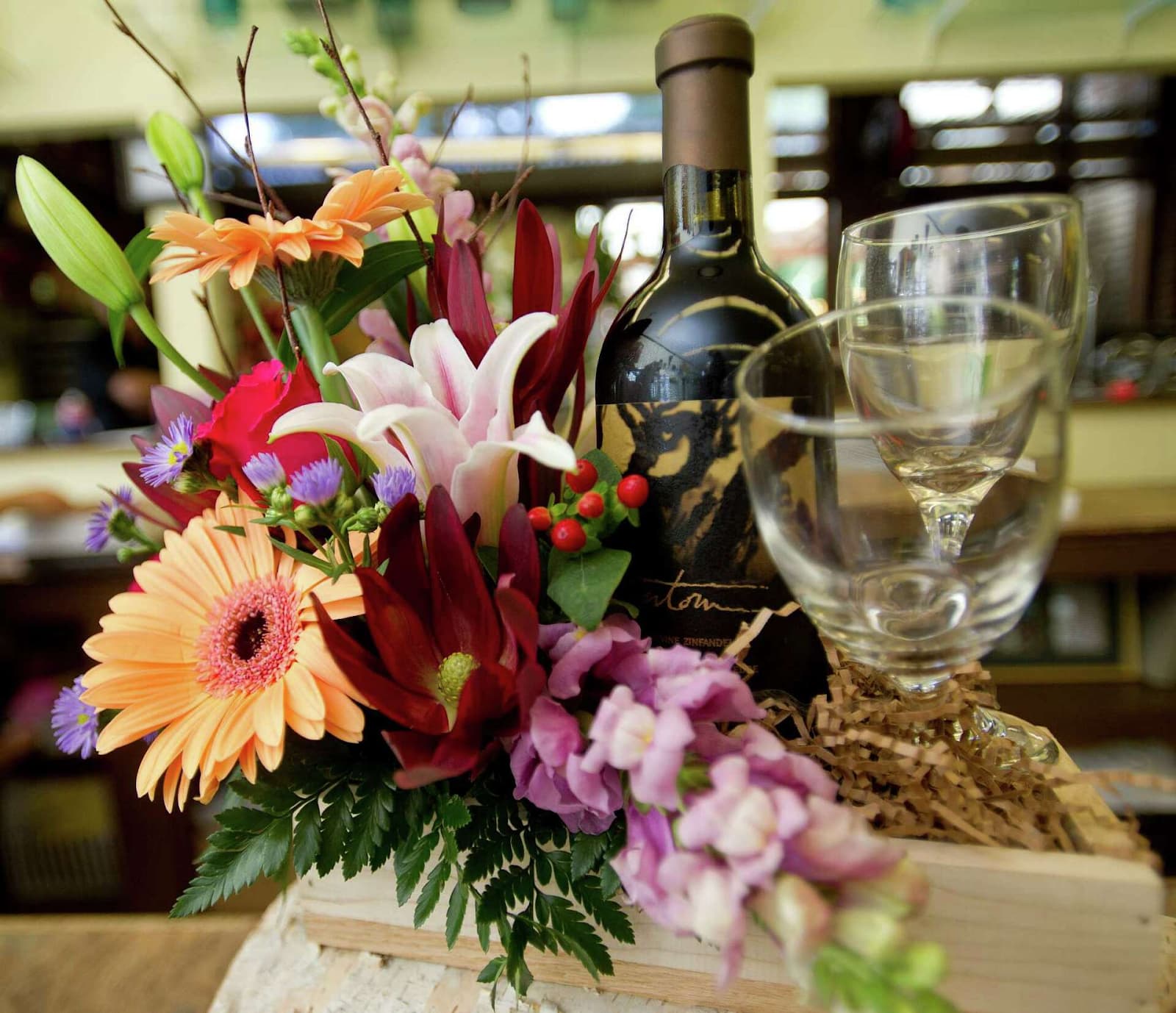 How Flower Arrangements Influence Wine Perception and Dining Atmosphere